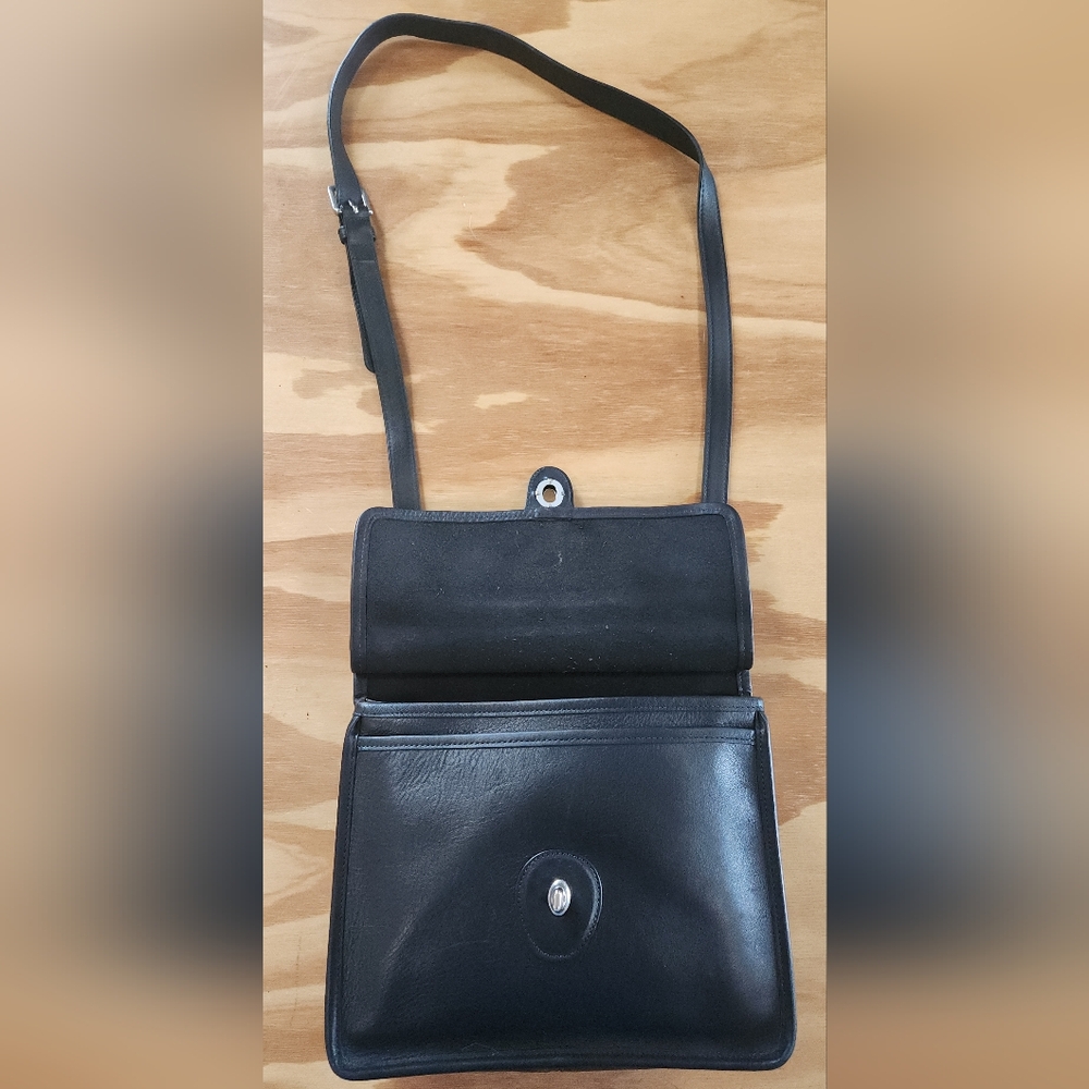Coach Classic Willis Bag - Picture 6 of 16